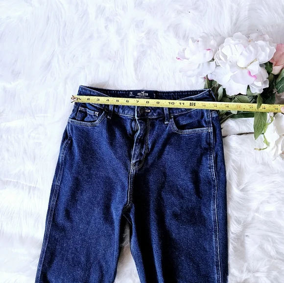 Hollister Ultra High Rise Mom Jean Sz 28 - Picture 3 of 4